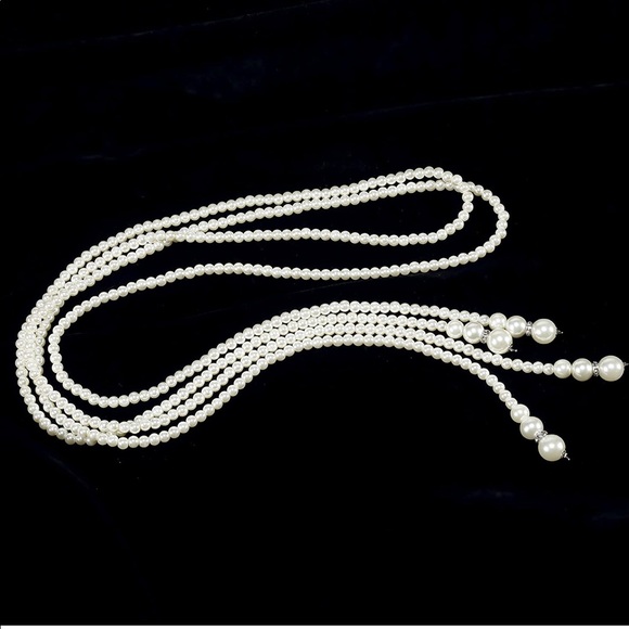 Faux Pearl Necklace - Picture 2 of 3